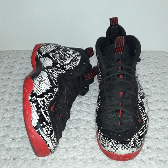 foamposite snakeskin on feet
